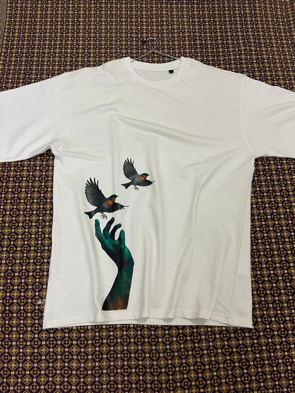 Men's of white oversized Tshirt