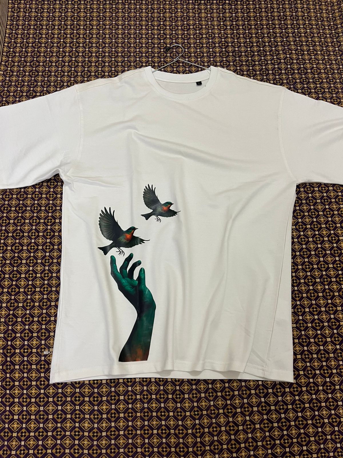 Men's of white oversized Tshirt